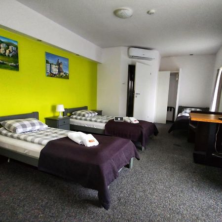 Rj Hotel Pabianice Luaran gambar
