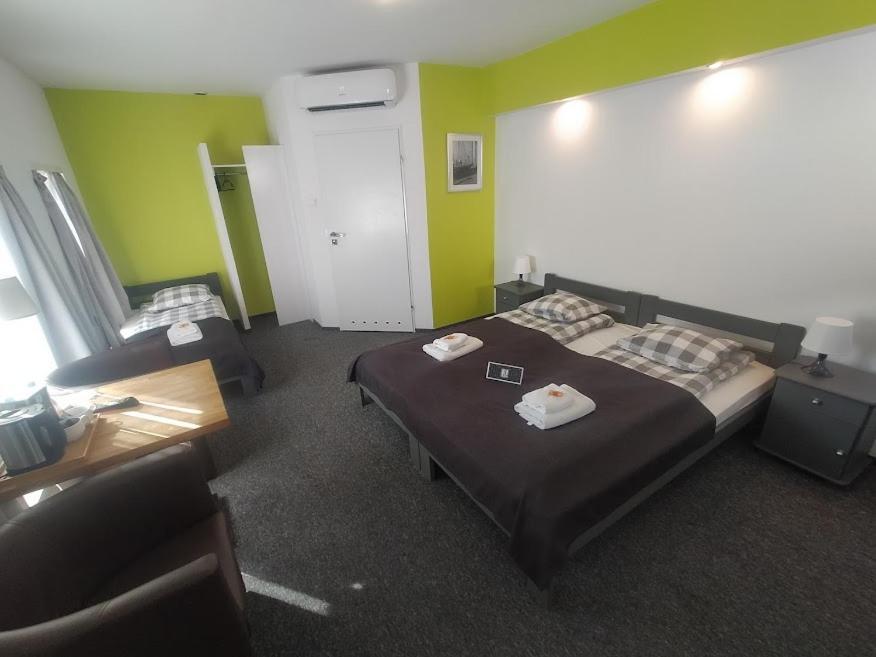 Rj Hotel Pabianice Luaran gambar